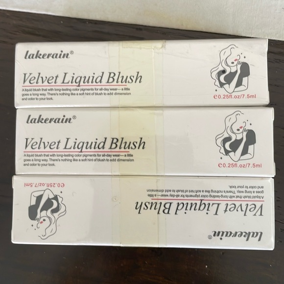 NIB Liquid Blush - Picture 1 of 5